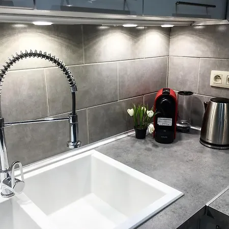 Luxury 3 Bedroom *
