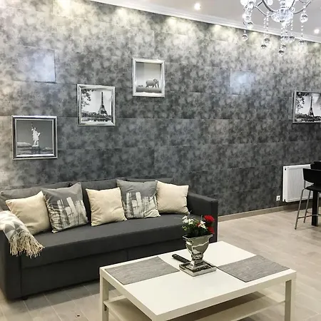 Διαμέρισμα Luxury 3 Bedroom Σαρλρουά